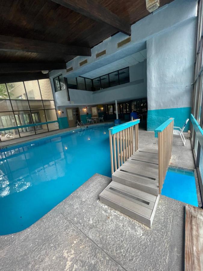Best Western Plus La Porte Hotel & Conference Center Екстер'єр фото